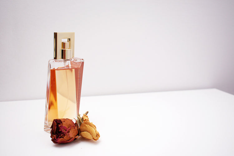 Sweet and amber fragrances